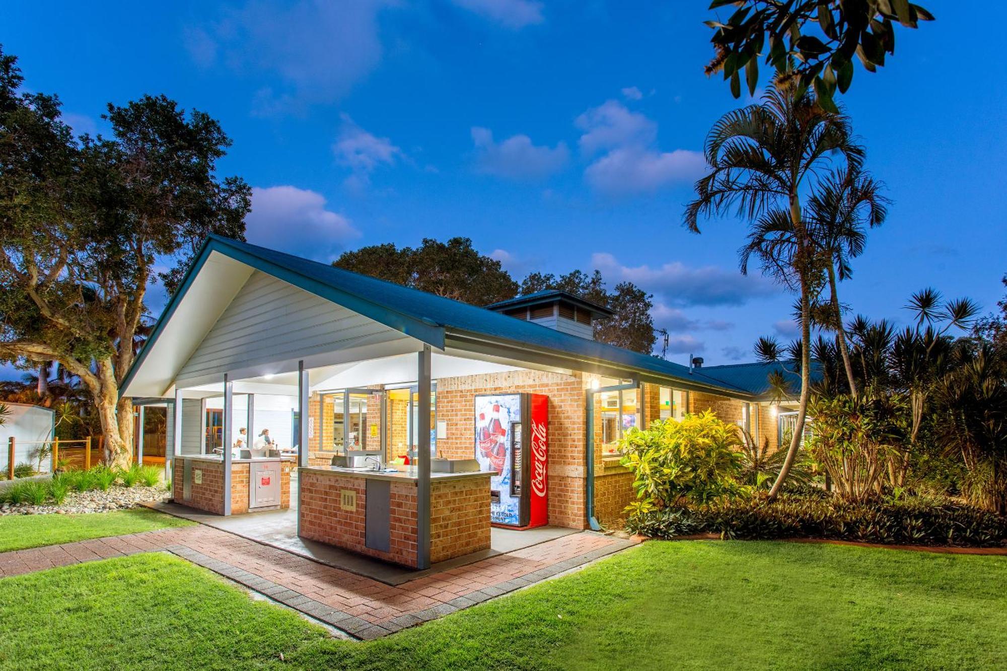 Big4 Park Beach Holiday Park คอฟฟ์ฮาร์เบอร์ ภายนอก รูปภาพ